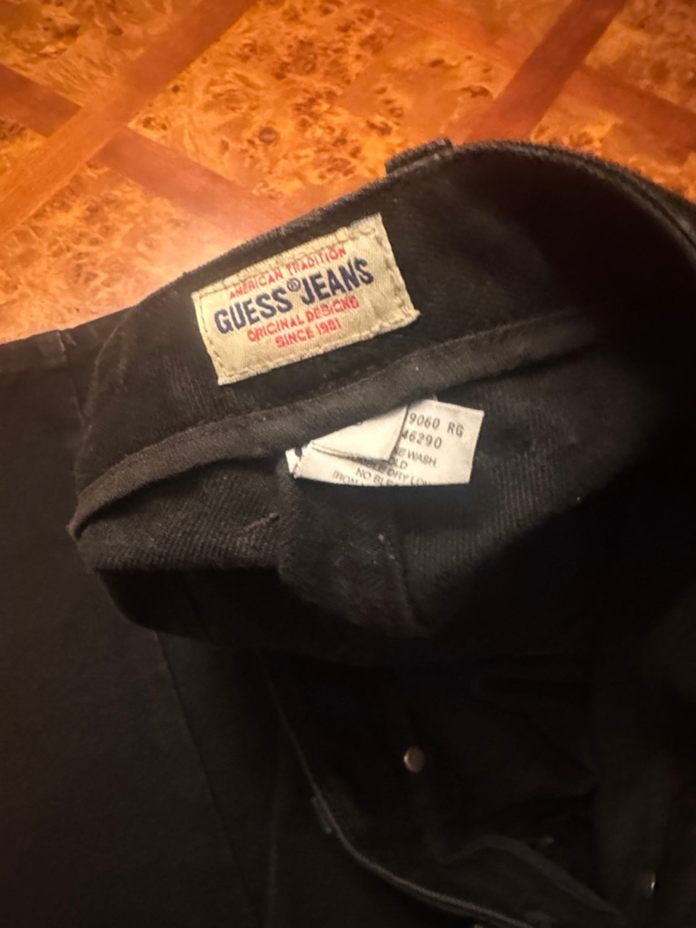 Guess Black Denim Jeans with Subtle Red Logo Tab - Picture 3 of 5